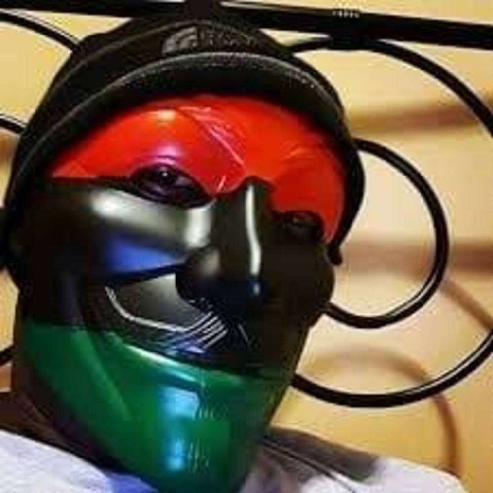 Meet your Posher, Beeblack